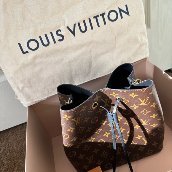 Louis Vuitton Neonoe Bucket Bag - Picture 6 of 11